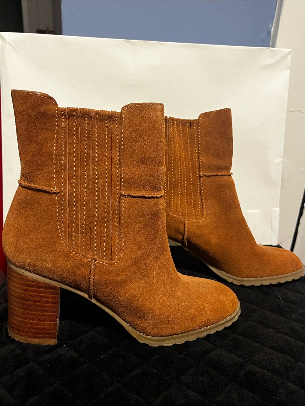 Women's Suede Block Heel Ankle Booties - Chestnut